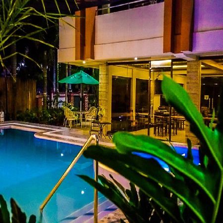 Casanas Suites Puerto Princesa Екстер'єр фото