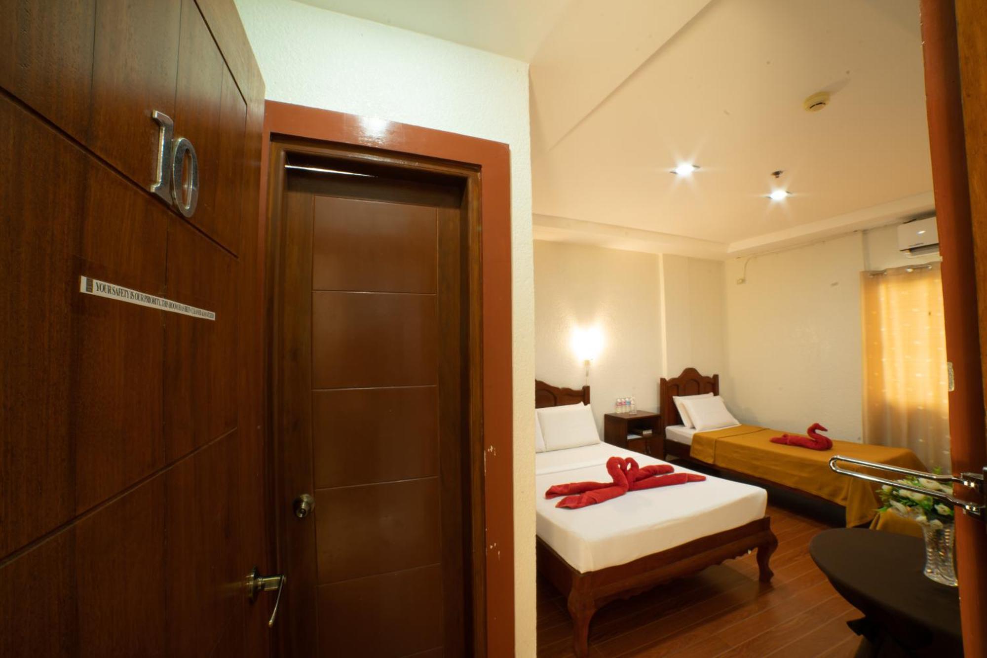 Casanas Suites Puerto Princesa Екстер'єр фото