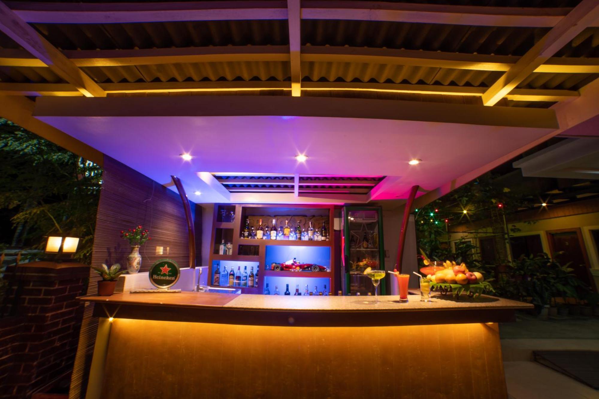 Casanas Suites Puerto Princesa Екстер'єр фото