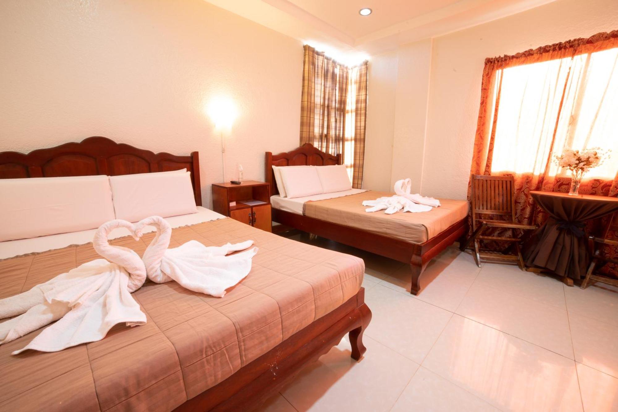 Casanas Suites Puerto Princesa Екстер'єр фото