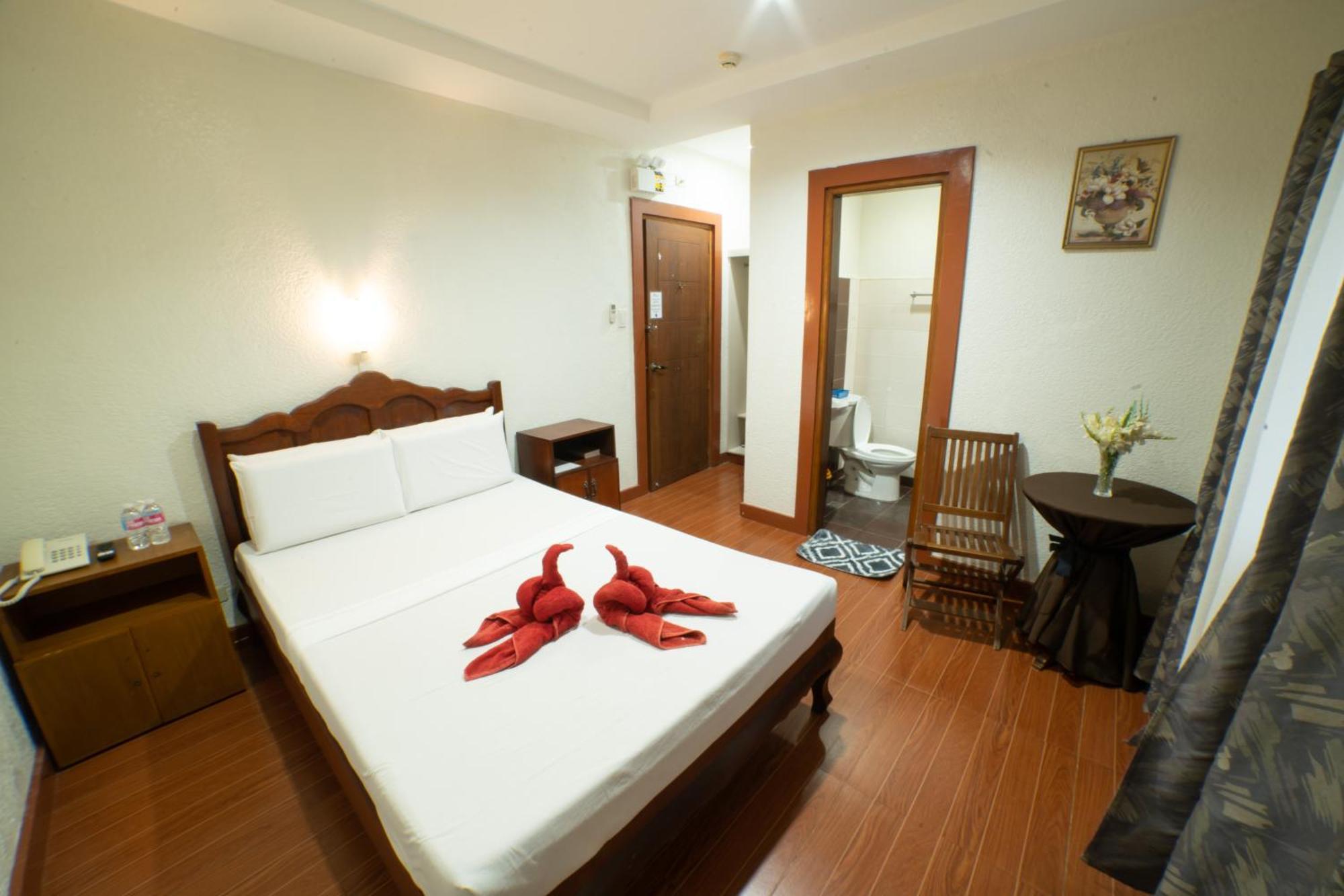 Casanas Suites Puerto Princesa Екстер'єр фото