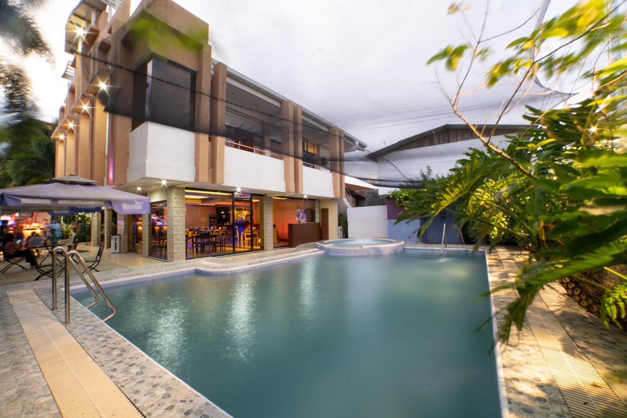 Casanas Suites Puerto Princesa Екстер'єр фото
