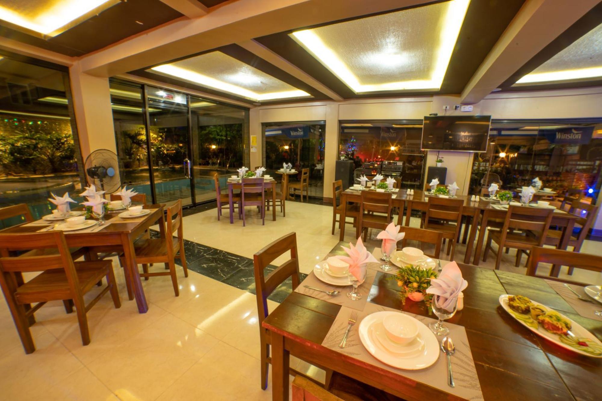 Casanas Suites Puerto Princesa Екстер'єр фото
