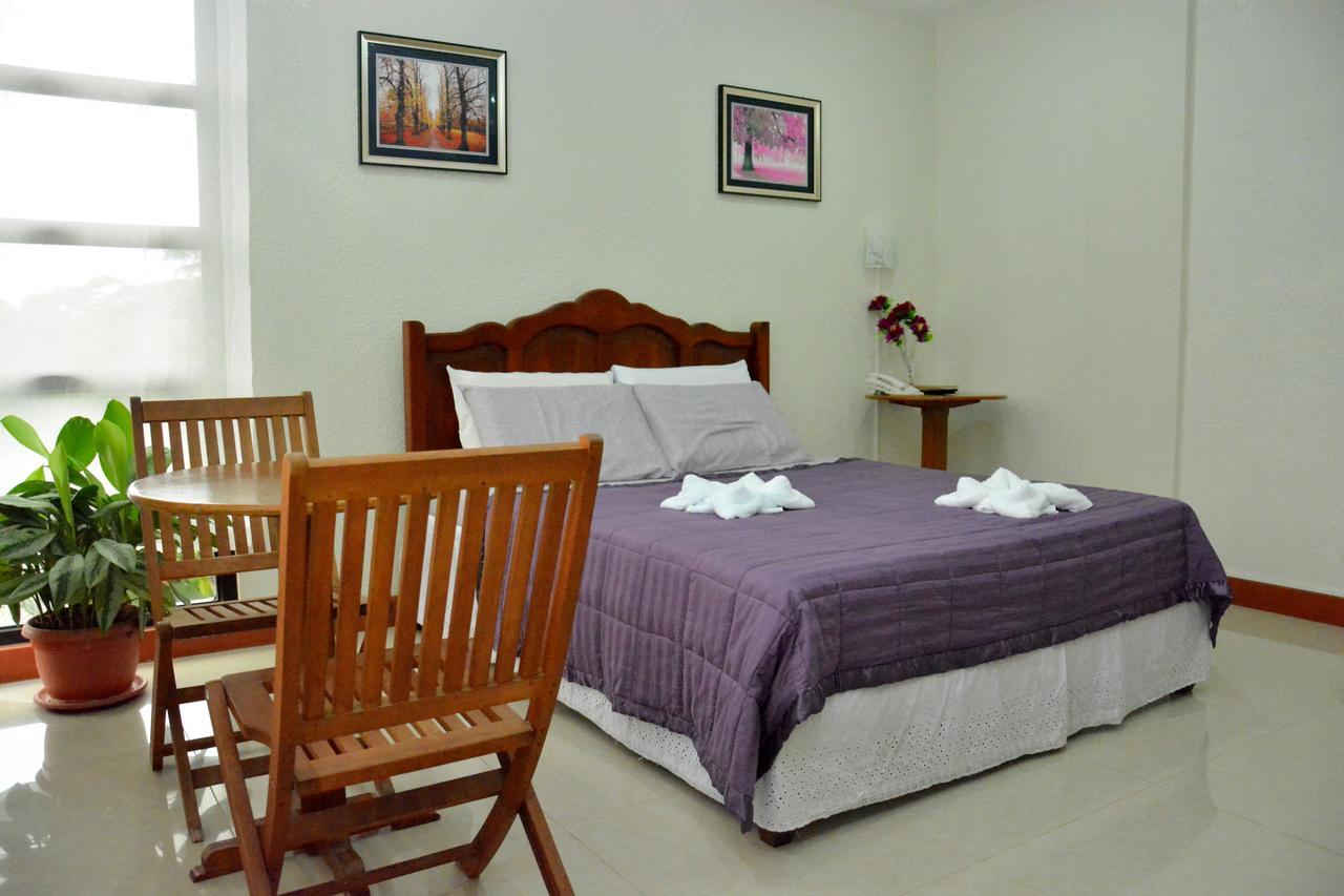 Casanas Suites Puerto Princesa Екстер'єр фото