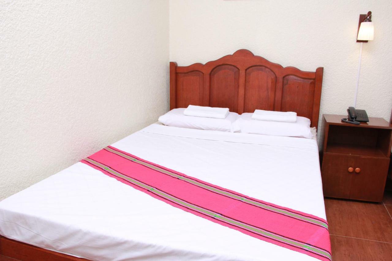 Casanas Suites Puerto Princesa Екстер'єр фото