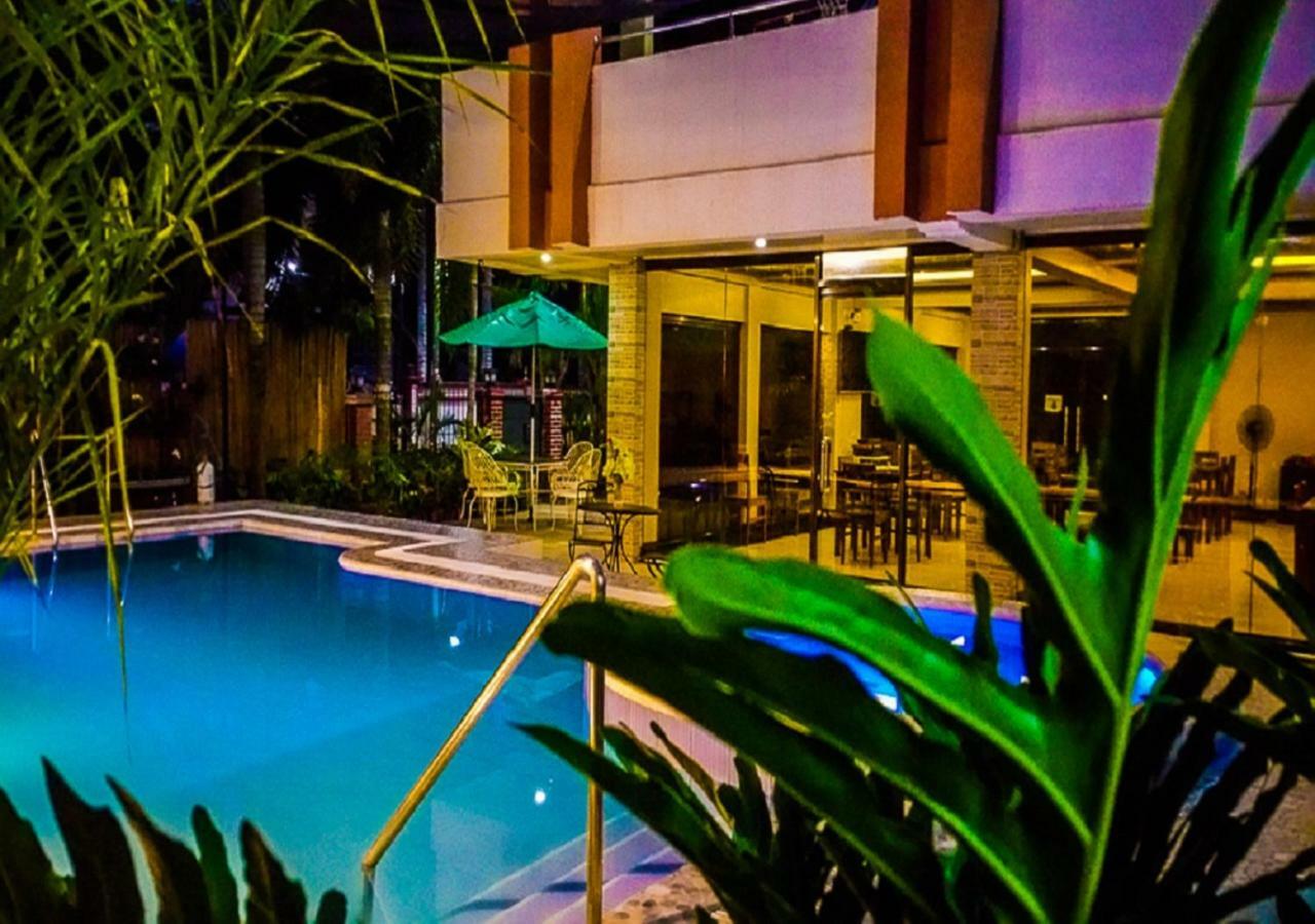 Casanas Suites Puerto Princesa Екстер'єр фото